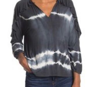 Go Couture Nordstrom Women’s Navy Blue Tie-Dye Ruffle Shoulder Top